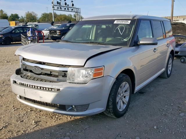 2FMGK5BC3BBD36056 - 2011 FORD FLEX SE SILVER photo 2