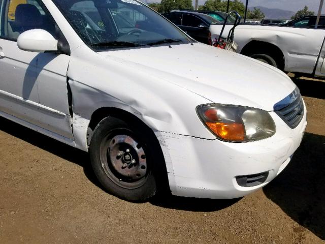 KNAFE222195668800 - 2009 KIA SPECTRA EX WHITE photo 9