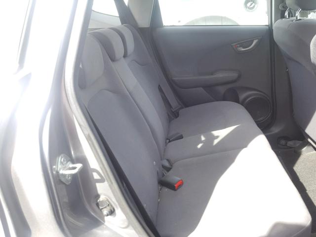 JHMGE8H22AS010733 - 2010 HONDA FIT GRAY photo 6