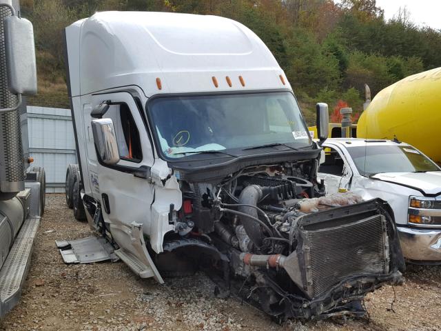 3AKJHHDR3JSJW2139 - 2018 FREIGHTLINER CASCADIA 1 WHITE photo 1