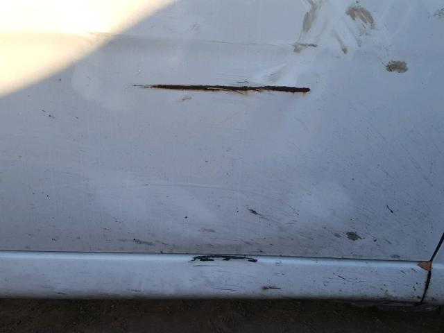 KL1TJ52644B257477 - 2004 CHEVROLET AVEO LS WHITE photo 9