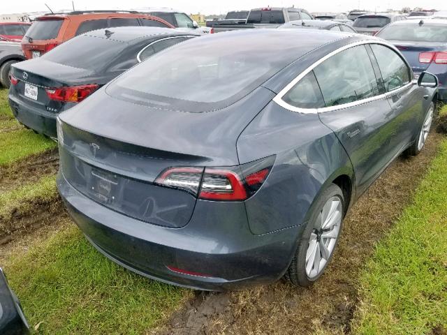 5YJ3E1EA7JF050029 - 2018 TESLA MODEL 3 GRAY photo 4