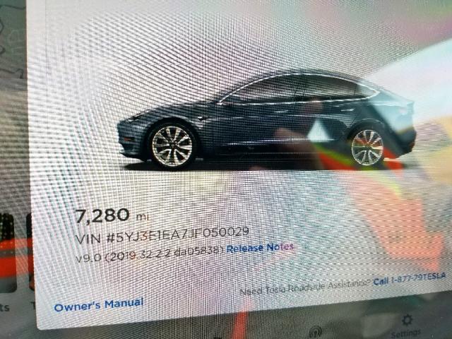 5YJ3E1EA7JF050029 - 2018 TESLA MODEL 3 GRAY photo 8