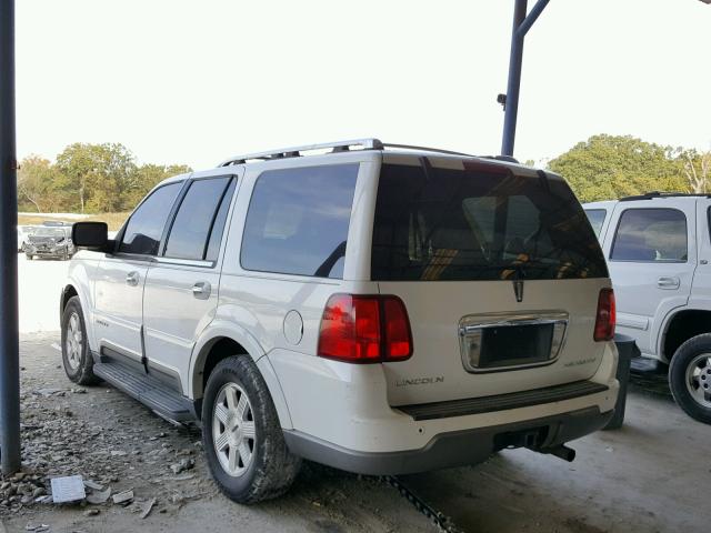 5LMFU27R13LJ37636 - 2003 LINCOLN NAVIGATOR 白色 照片 3