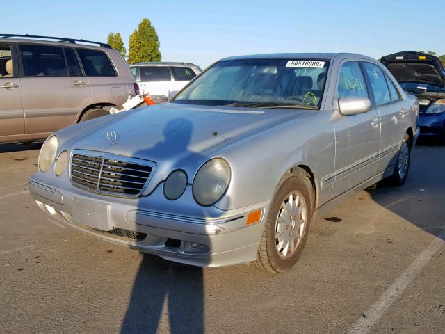 WDBJF65J21B247600 - 2001 MERCEDES-BENZ E 320 SILVER photo 2