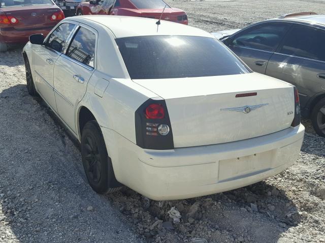 2C3LA43R38H169940 - 2008 CHRYSLER 300 LX WHITE photo 3