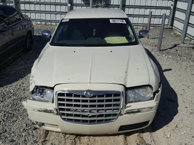 2C3LA43R38H169940 - 2008 CHRYSLER 300 LX WHITE photo 9