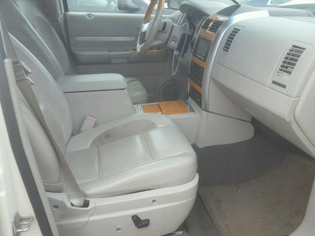 1A8HW58278F159622 - 2008 CHRYSLER ASPEN LIMI CREAM photo 5