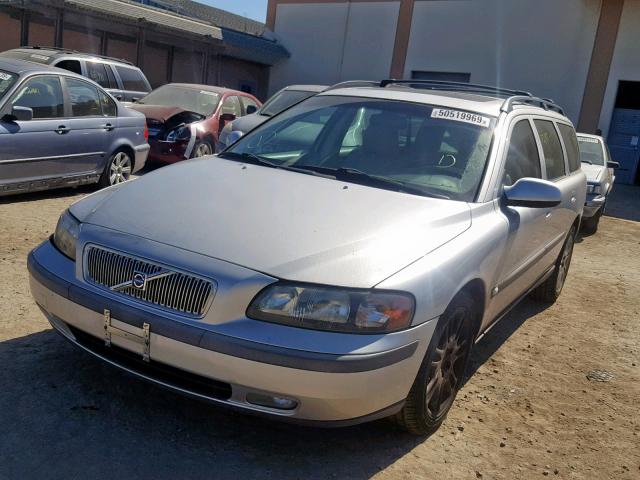 YV1SW53D711134089 - 2001 VOLVO V70 T5 TUR SILVER photo 2