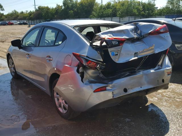 JM1BM1T75F1263079 - 2015 MAZDA 3 SV SILVER photo 3