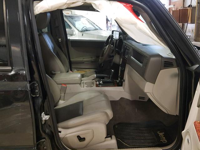 1J8HG58288C244290 - 2008 JEEP COMMANDER BLACK photo 5