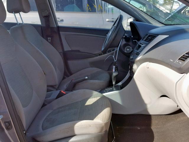 KMHCT4AE7GU035882 - 2016 HYUNDAI ACCENT SE GRAY photo 5