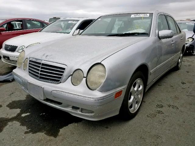 WDBJF65J02B486600 - 2002 MERCEDES-BENZ E 320 SILVER photo 2