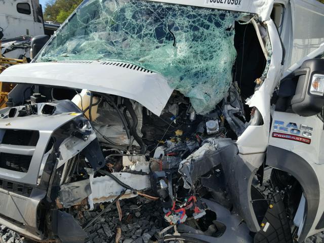 3C6TRVAG2GE127238 - 2016 RAM PROMASTER 白色 照片 9