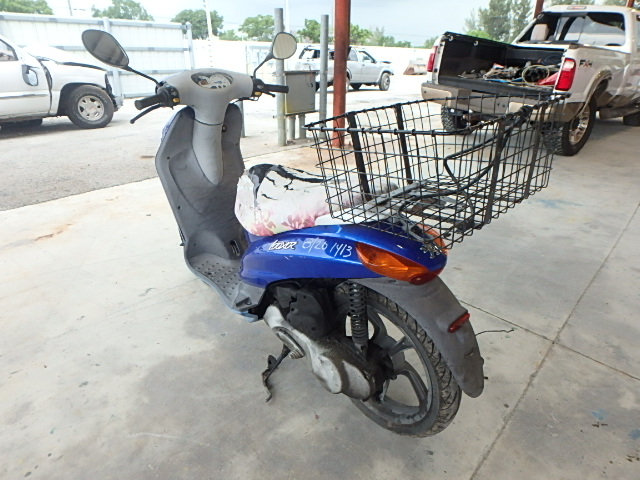 VGAB1AAAA00401413 - 2003 ARO SCOOTER BLUE photo 3