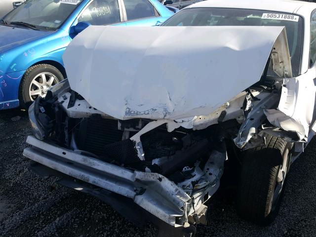 2G2WP552761274990 - 2006 PONTIAC GRAND PRIX WHITE photo 9