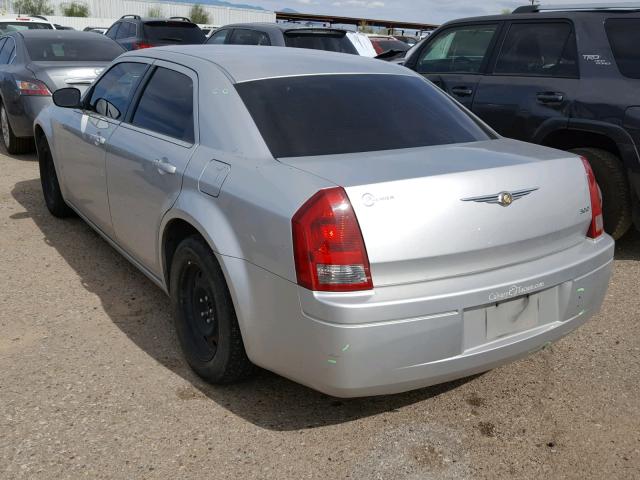 2C3KA43R77H854582 - 2007 CHRYSLER 300 SILVER photo 3