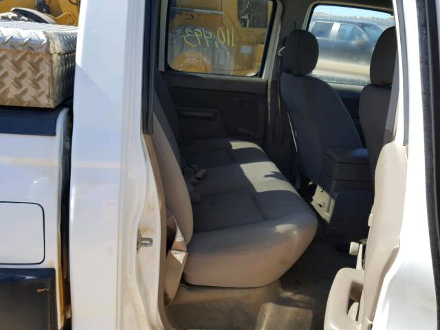 1N6ED27T52C386144 - 2002 NISSAN FRONTIER C WHITE photo 6