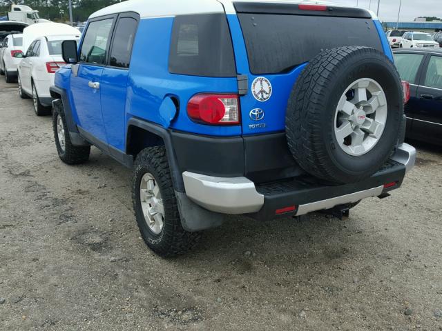 JTEBU11F270007477 - 2007 TOYOTA FJ CRUISER BLUE photo 3