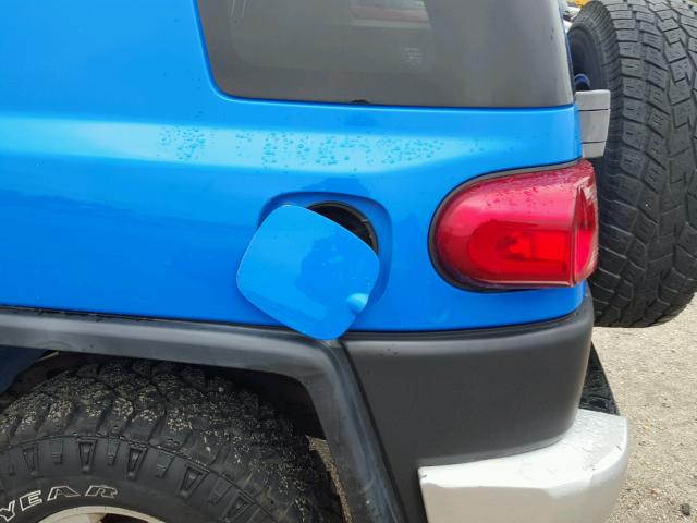 JTEBU11F270007477 - 2007 TOYOTA FJ CRUISER BLUE photo 9