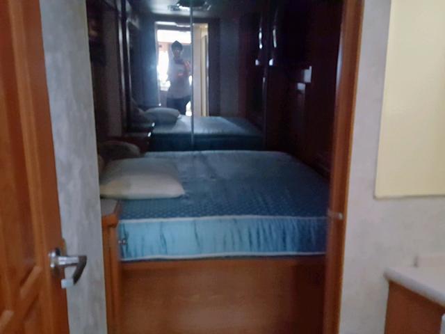 1FCNF53S830A02405 - 2003 HOLI VACATIONER TWO TONE photo 9