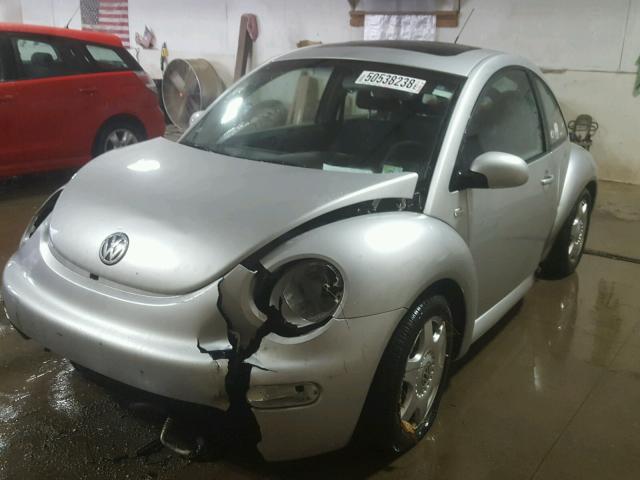 3VWCB21C21M450367 - 2001 VOLKSWAGEN NEW BEETLE 银色 照片 2