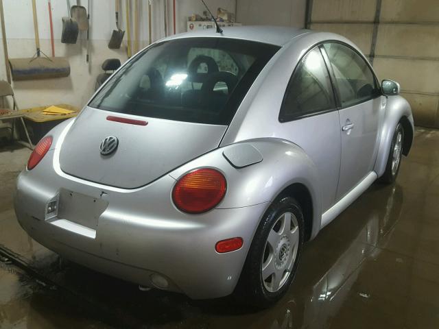 3VWCB21C21M450367 - 2001 VOLKSWAGEN NEW BEETLE 银色 照片 4
