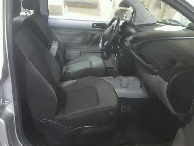 3VWCB21C21M450367 - 2001 VOLKSWAGEN NEW BEETLE 银色 照片 5