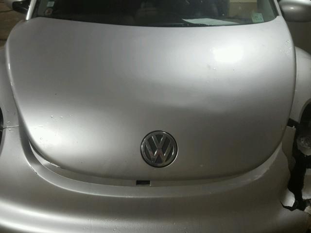 3VWCB21C21M450367 - 2001 VOLKSWAGEN NEW BEETLE 银色 照片 7