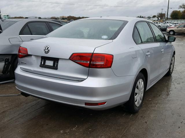 3VW2K7AJ0FM330257 - 2015 VOLKSWAGEN JETTA BASE Արծաթագույն լուսանկար 4