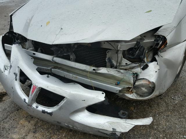 2G2WP582971215744 - 2007 PONTIAC GRAND PRIX SILVER photo 9