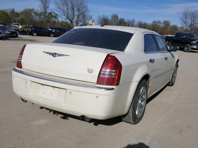 2C3LA63H36H536187 - 2006 CHRYSLER 300C WHITE photo 4