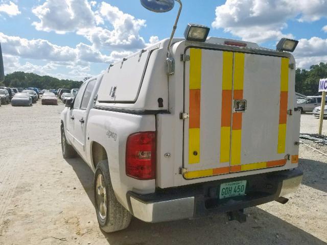 3GCUKUEJ1BG307342 - 2011 CHEVROLET SILVERADO WHITE photo 3