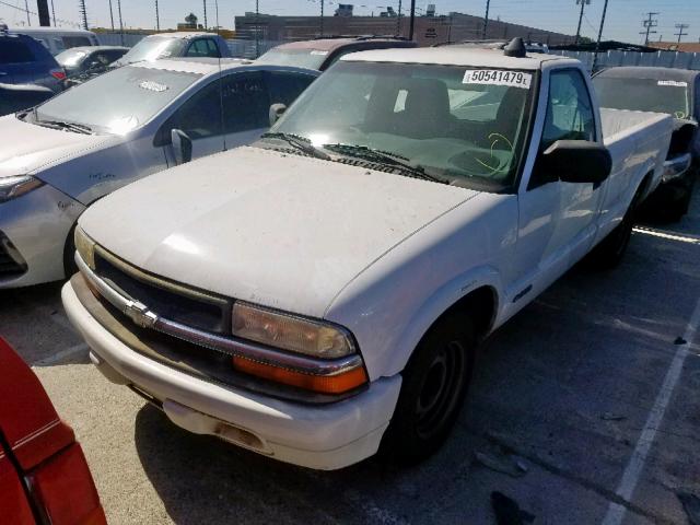 1GCCS14W5Y8198860 - 2000 CHEVROLET S TRUCK S1 WHITE photo 2