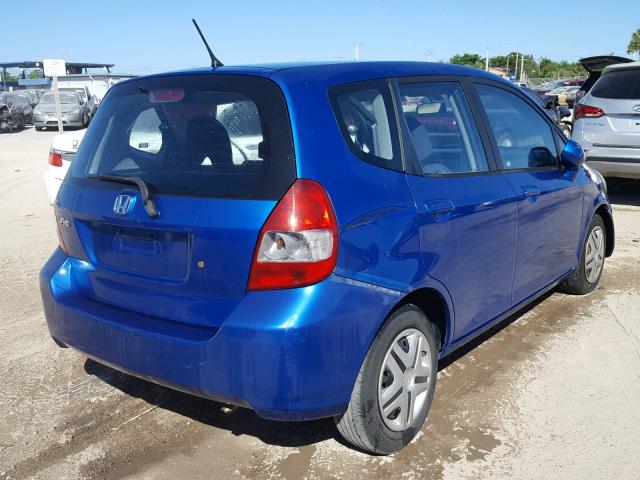 JHMGD38488S000693 - 2008 HONDA FIT BLUE photo 4