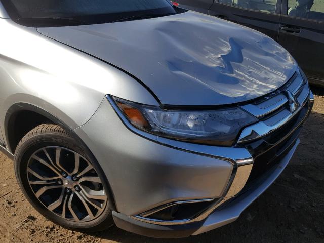 JA4AZ2A33JZ005439 - 2018 MITSUBISHI OUTLANDER SILVER photo 9