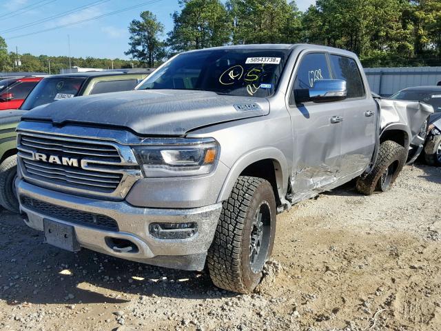 1C6SRFJT1KN587445 - 2019 RAM 1500 LARAM SILVER photo 2