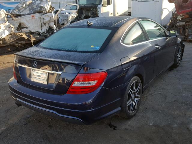 WDDGJ4HB9EG274052 - 2014 MERCEDES-BENZ C 250 BLUE photo 4