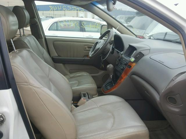 JT6GF10U5Y0064477 - 2000 LEXUS RX 300 WHITE photo 5