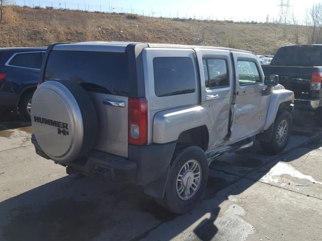 5GTDN13E578224496 - 2007 HUMMER H3 SILVER photo 4