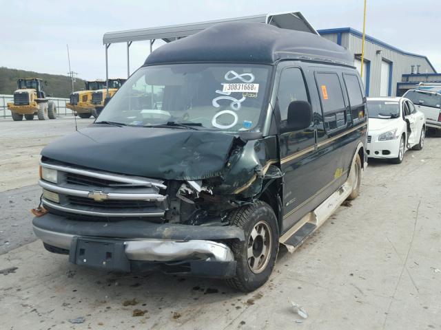 1GBFG15W921180248 - 2002 CHEVROLET EXPRESS G1 GREEN photo 2