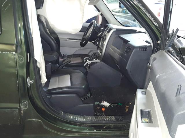 1J8FF48W17D424100 - 2007 JEEP PATRIOT LI GREEN photo 5