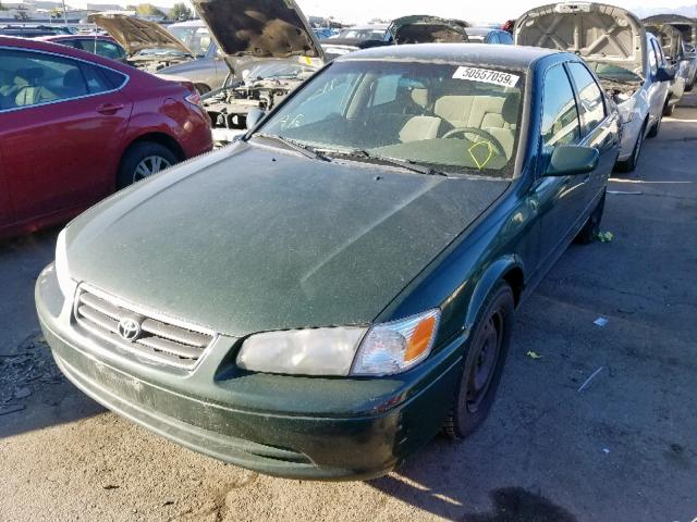 JT2BG22K2Y0391395 - 2000 TOYOTA CAMRY CE GREEN photo 2