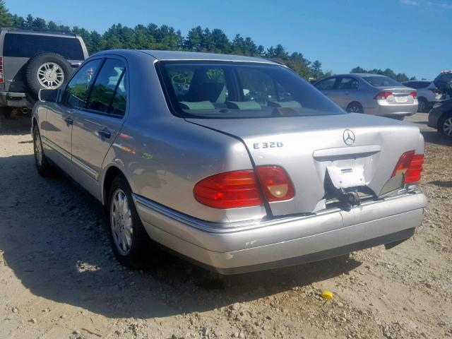 WDBJF65F2WA546206 - 1998 MERCEDES-BENZ E 320 SILVER photo 3