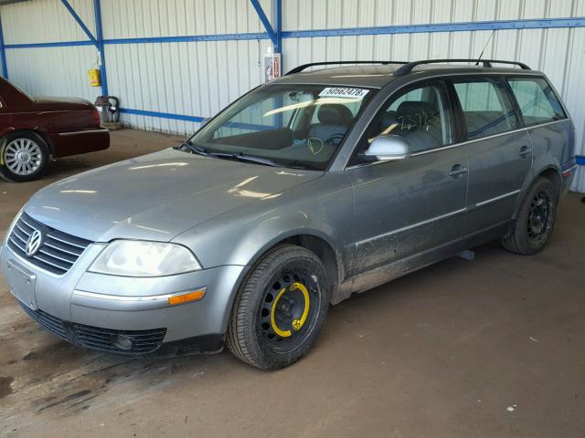 WVWWU63B05E105114 - 2005 VOLKSWAGEN PASSAT GLX 银色 照片 2