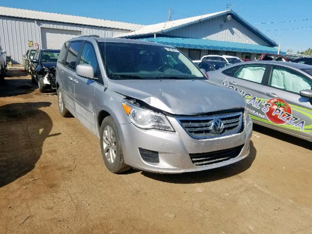 2C4RVABG0CR194225 - 2012 VOLKSWAGEN ROUTAN SE SILVER photo 1