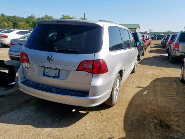 2C4RVABG0CR194225 - 2012 VOLKSWAGEN ROUTAN SE SILVER photo 4