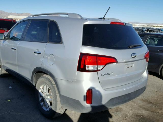 5XYKTDA75FG605671 - 2015 KIA SORENTO LX SILVER photo 3