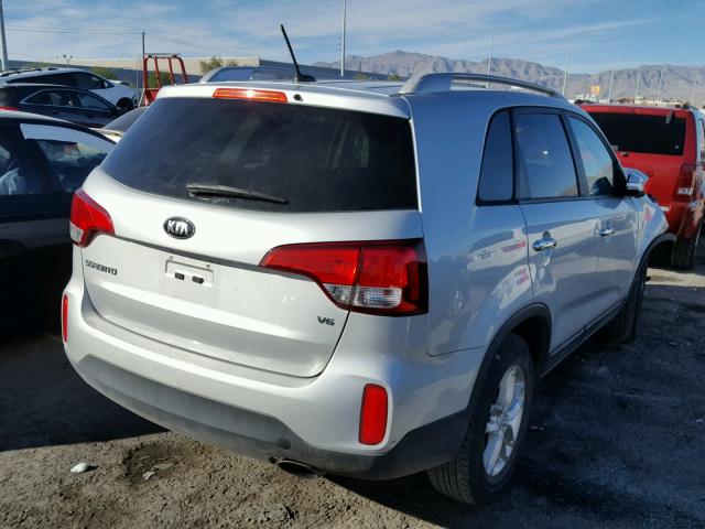 5XYKTDA75FG605671 - 2015 KIA SORENTO LX SILVER photo 4