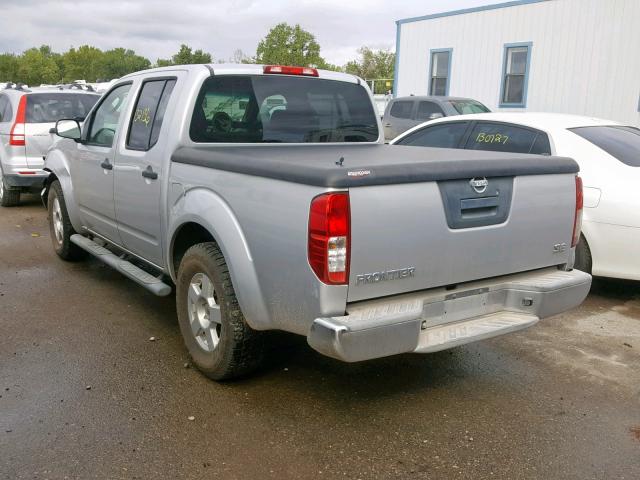 1N6AD07UX7C400882 - 2007 NISSAN FRONTIER C GRAY photo 3